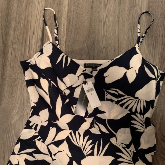 SOLD Banana Republic blue flower dress 2 - Picture 4 of 6